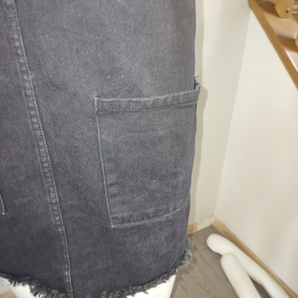 WILDFABLE denim pinafore - Picture 2 of 6